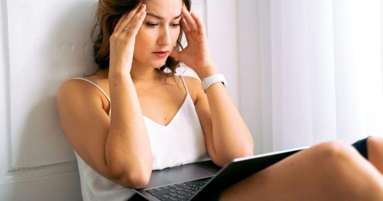 10 Digital Habits That Are Secretly Draining Your Energy (And How to Break Them)